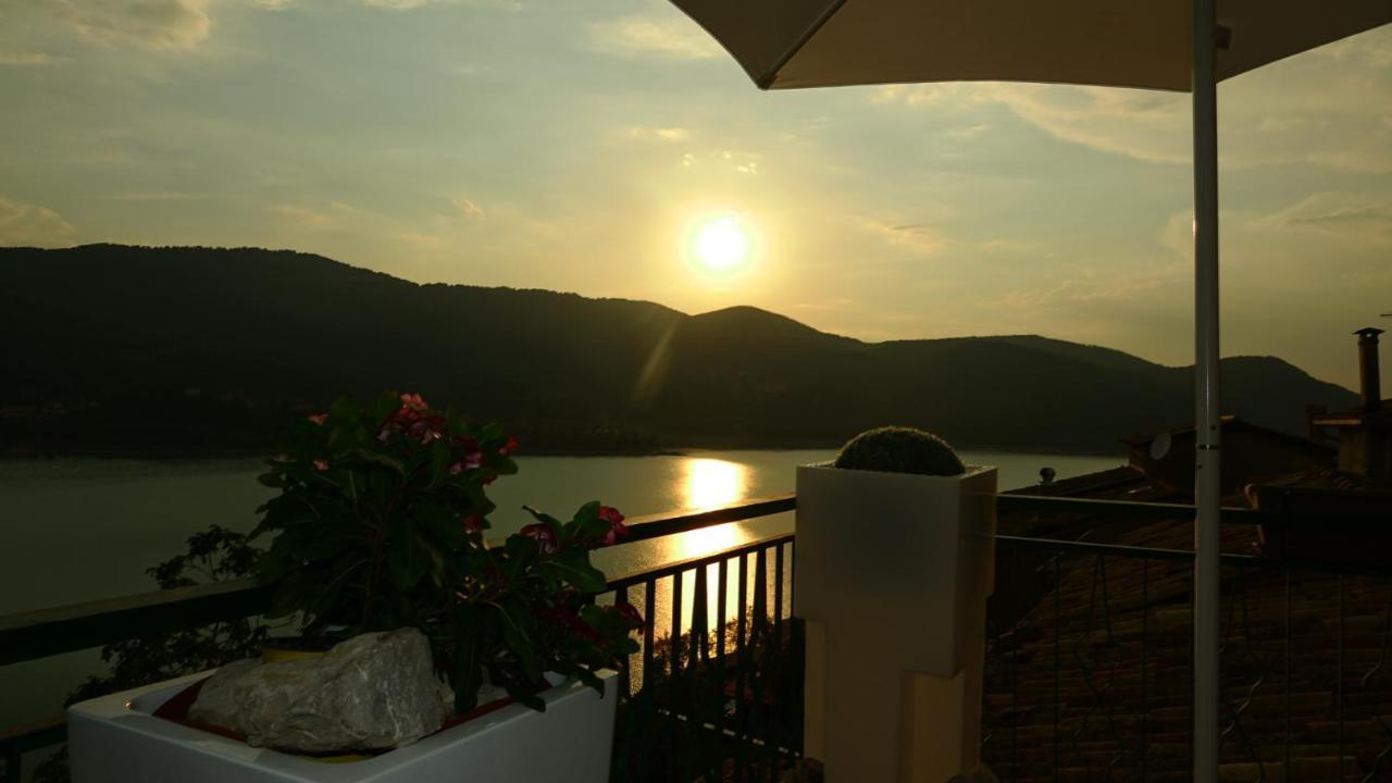 La Terrazza Sul Lago Turano Vermiglio Zewnętrze zdjęcie