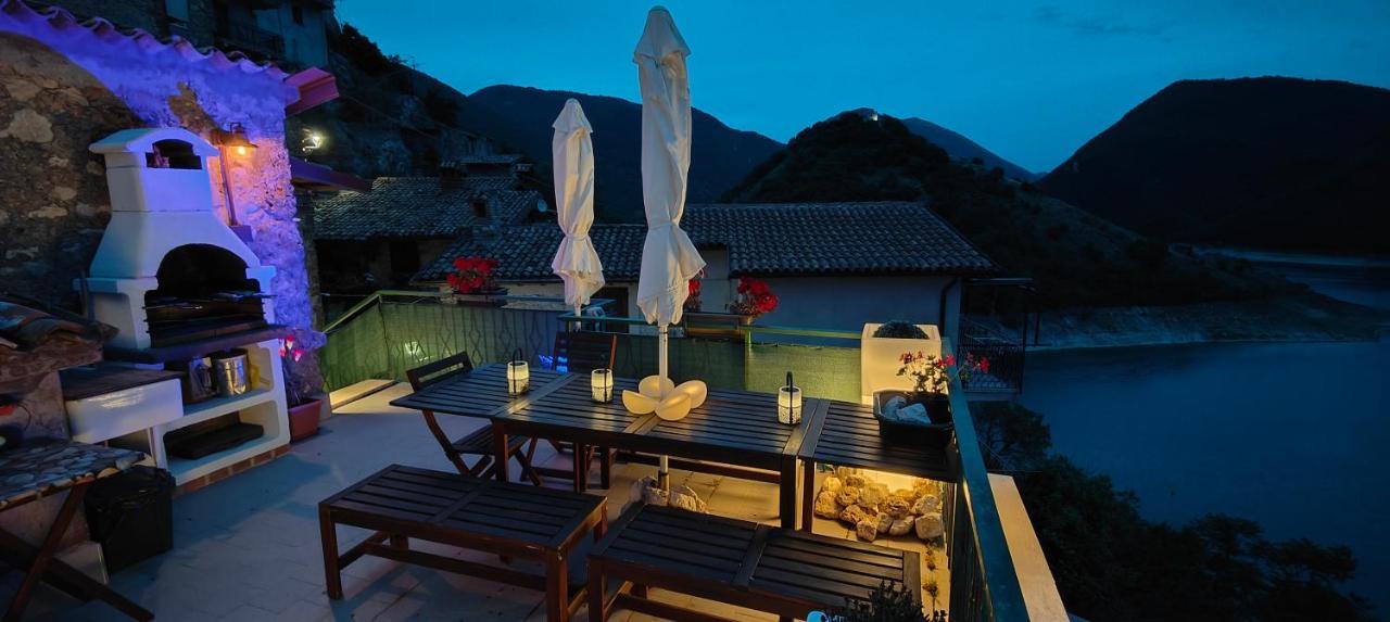 La Terrazza Sul Lago Turano Vermiglio Zewnętrze zdjęcie